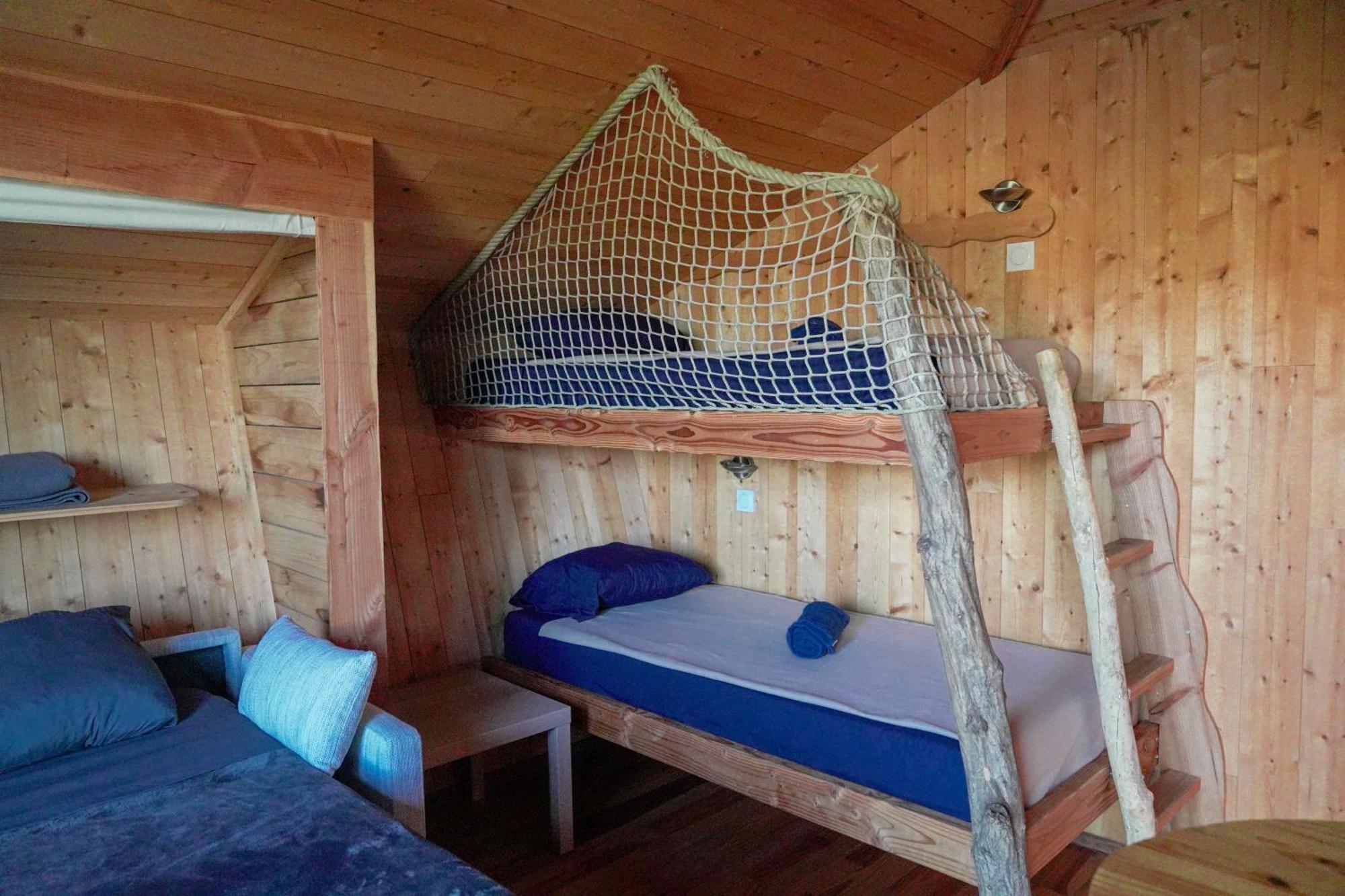 Cabanes Et Lodges Du Belvedere Serrieres-sur-Ain Exterior foto