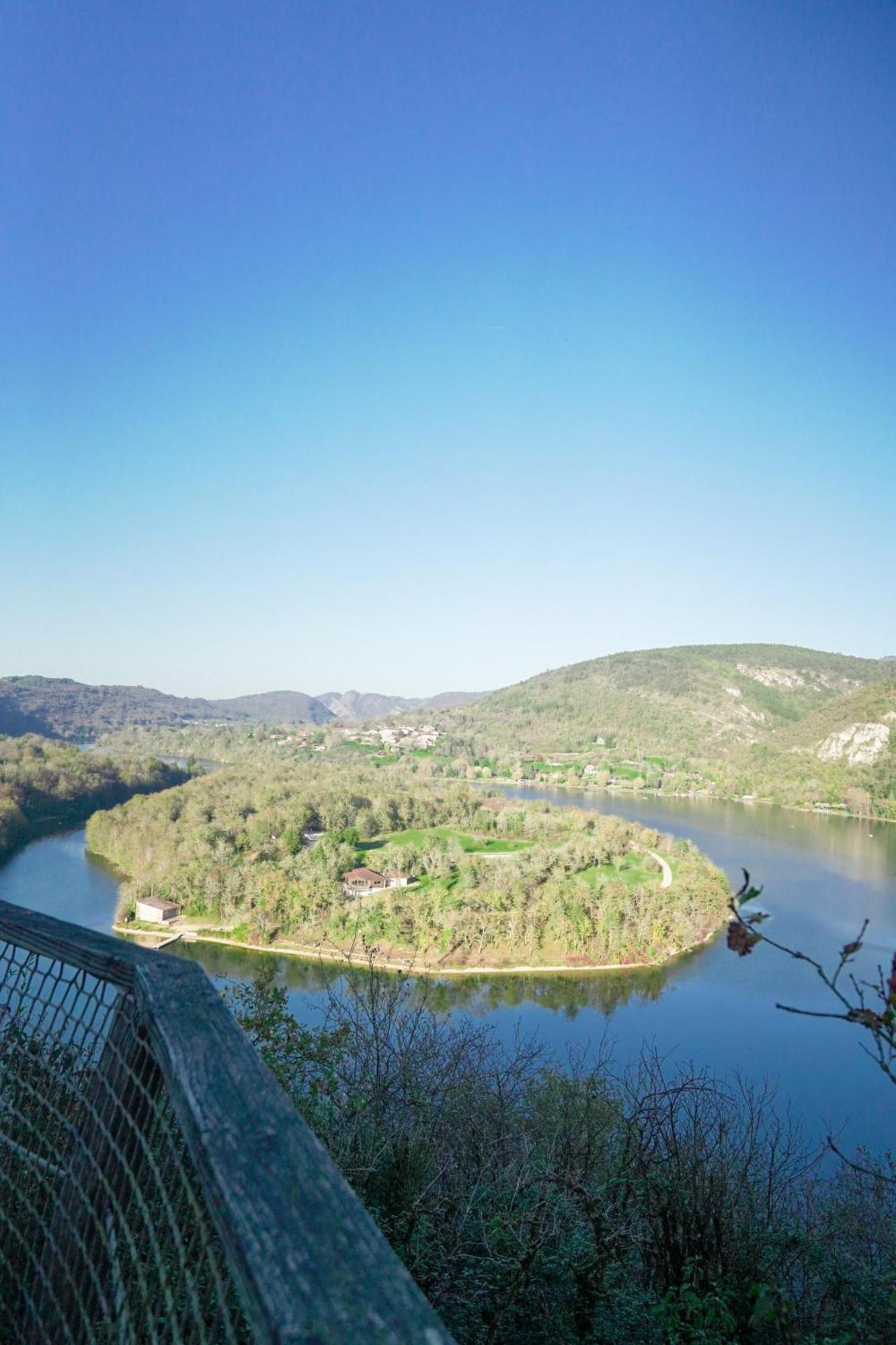 Cabanes Et Lodges Du Belvedere Serrieres-sur-Ain Exterior foto
